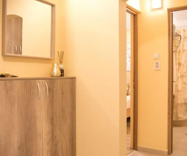 Golden Baneasa Апартаменти