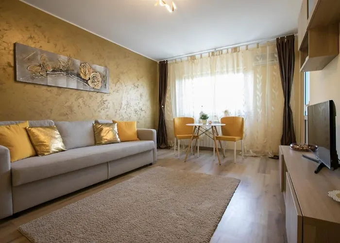 Golden Baneasa Апартаменти *