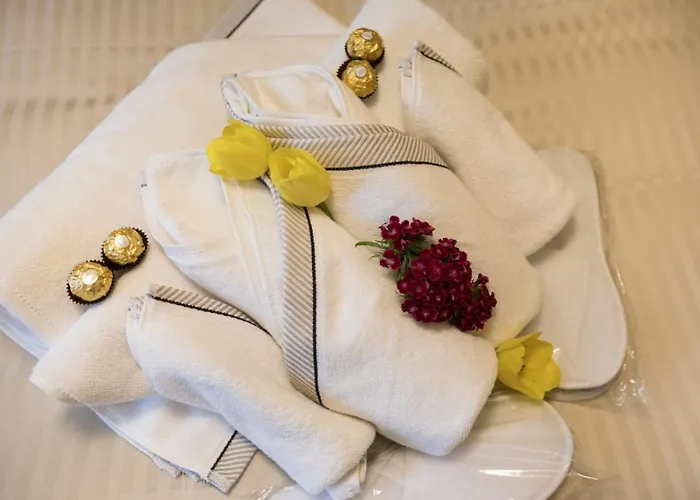 Golden Baneasa Апартаменти *