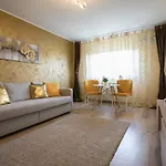 Golden Baneasa 아파트 *
